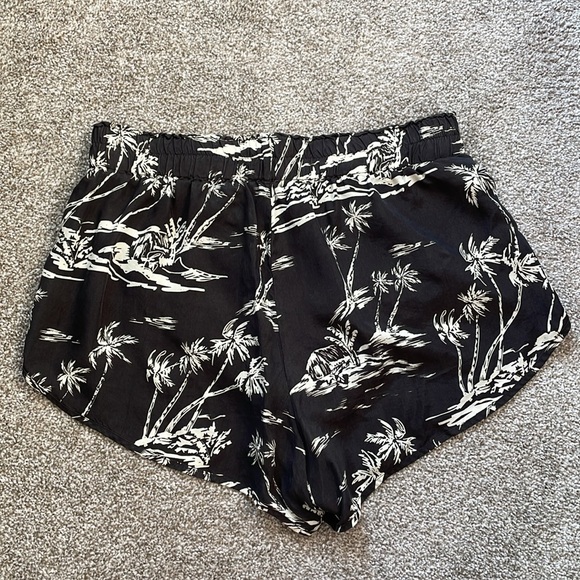 Left On Friday Palm Tree Day Trip Shorts - Picture 2 of 6